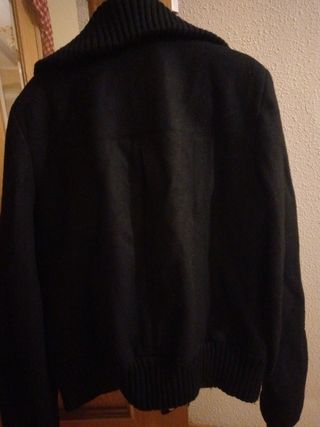 Cazadora negra chica zara talla s