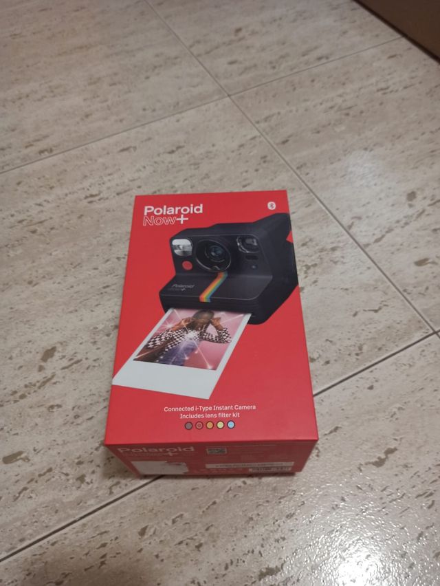 CAMARA de fotos POLAROID NOW +