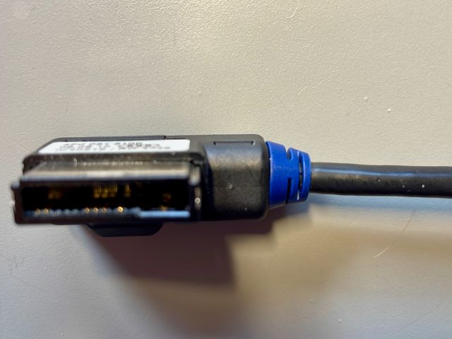 Cable conexión AMI Audi MMI iPhone (4F0 051 510K)