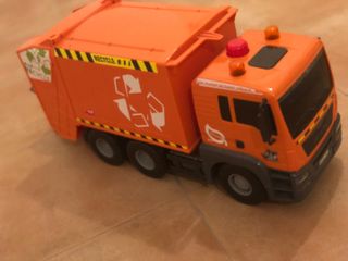 Camao do lixo MAN de brincar