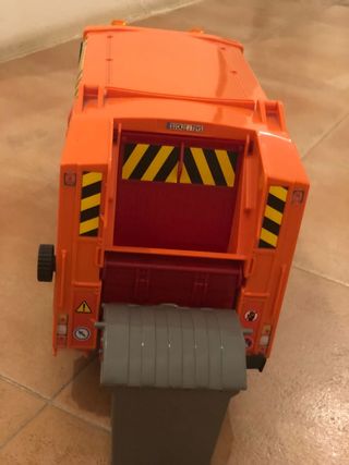 Camao do lixo MAN de brincar