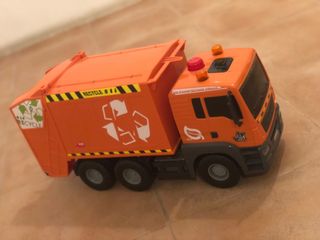 Camao do lixo MAN de brincar