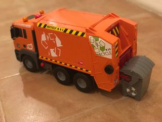 Camao do lixo MAN de brincar