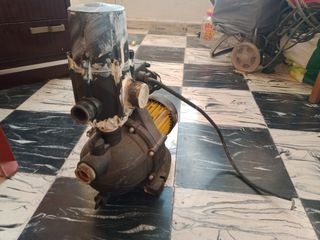 Motobomba de superficie con control