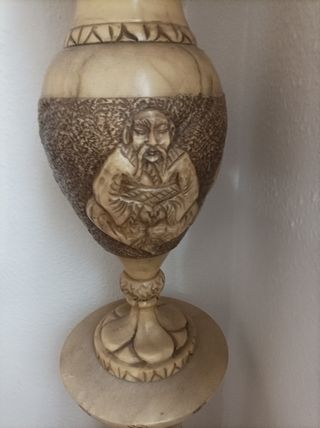 Jarrón y pedestal de mármol