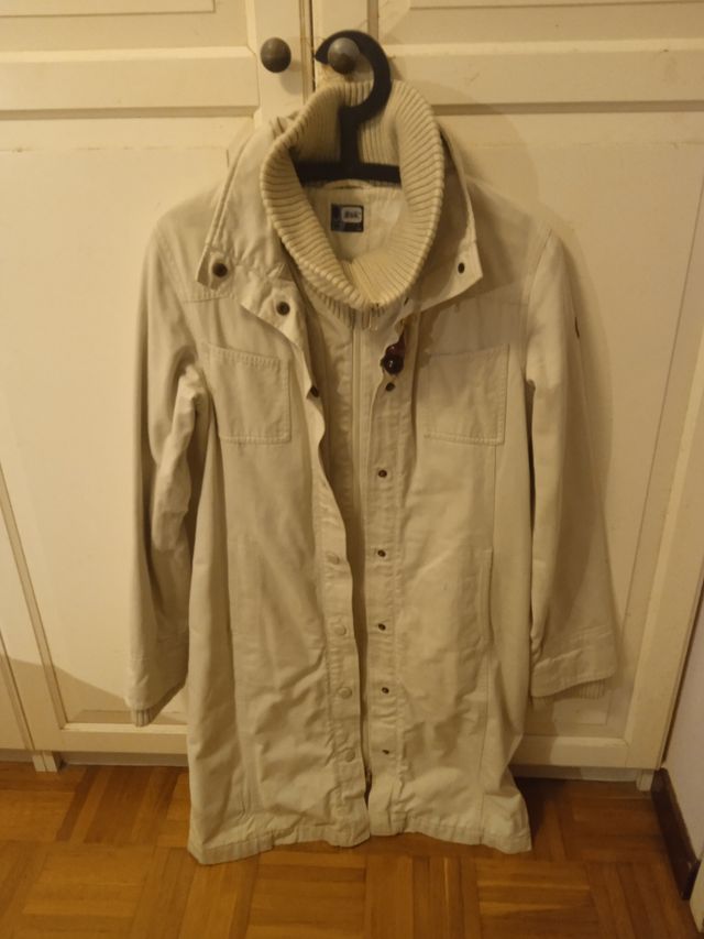 Abrigo Bershka talla M