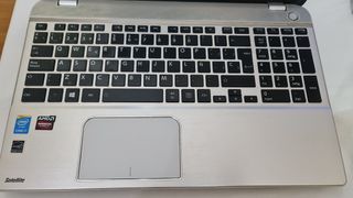 Ordenador portátil toshiba 