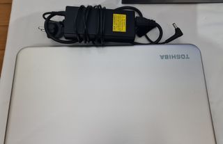Ordenador portátil toshiba 