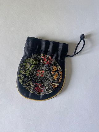 Souvenir Bolsa Asiatica Bordada Negra