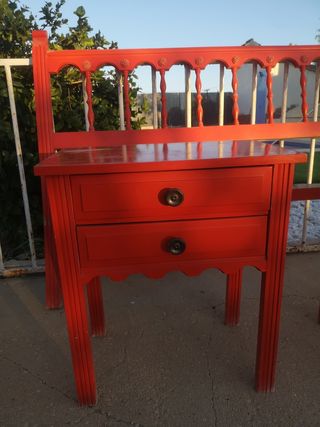 Cabecero vintage y 2 mesitas de noche