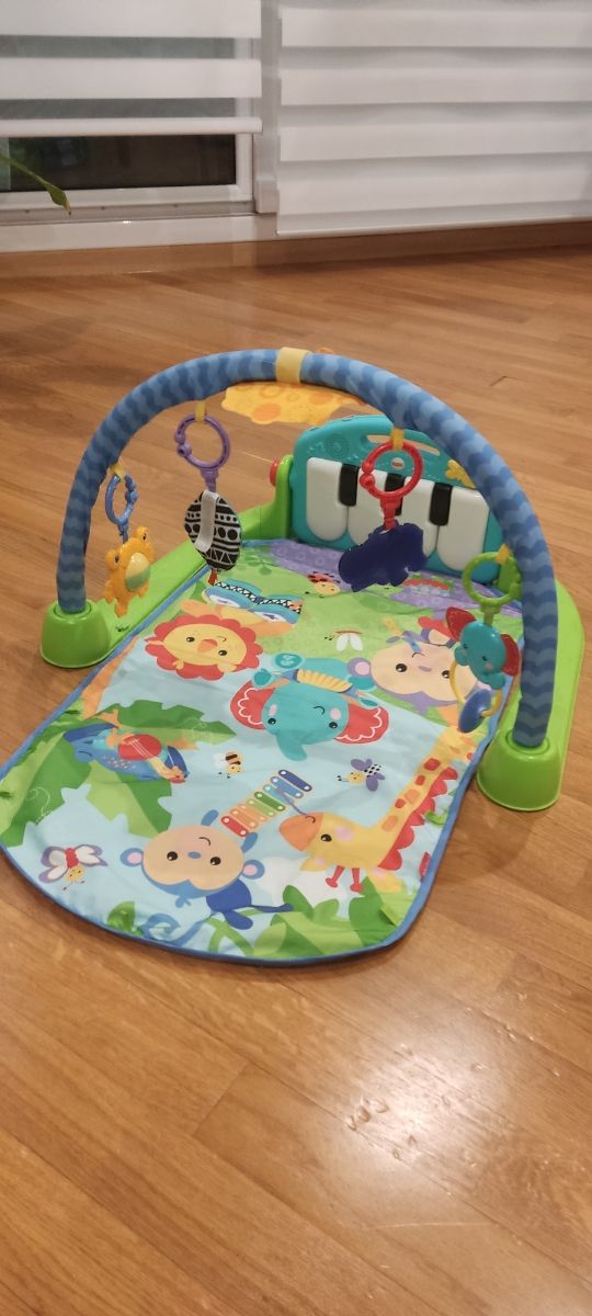 Gimnasio bebes con piano