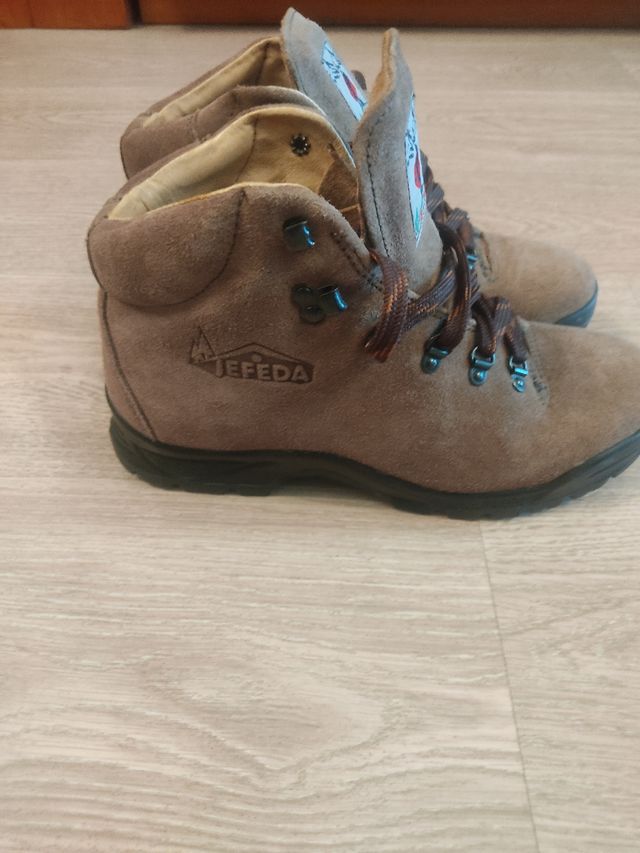 Botas de montaña jefeda