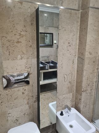 Mueble de baño con espejo