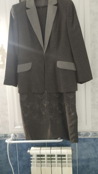 con junto de americana y vestido mujer