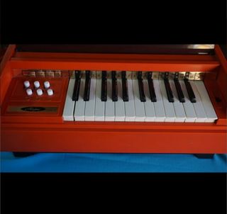 Órgano Magnus electric chord año 1969