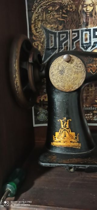 Máquina de coser antigua