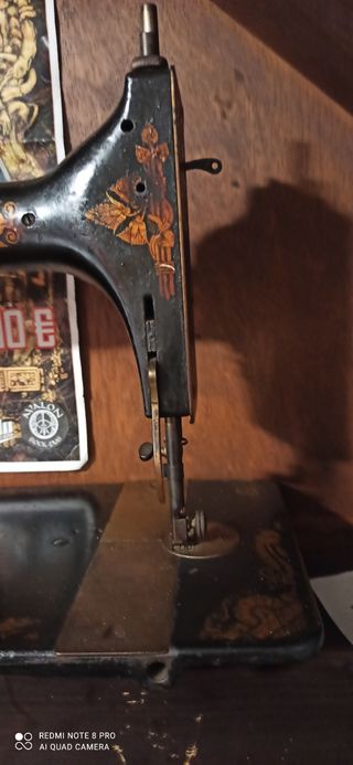 Máquina de coser antigua