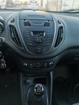 Ford Transit Courier 2016 o Cambio