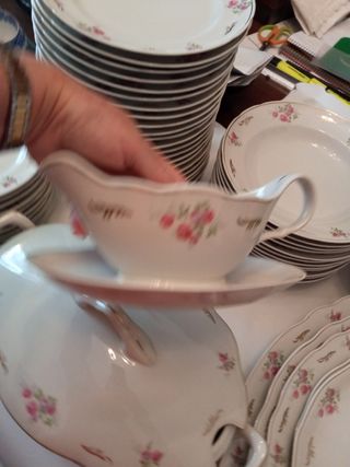 Vajilla muy completa .Santa Clara