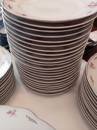 Vajilla muy completa .Santa Clara