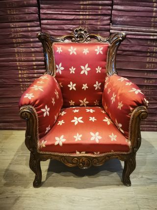 Sillones pequeños barrocos. precio unidad Antiguos