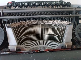 Maquina escribir Olivetti Lettera DL