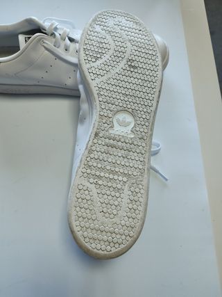 Zapatillas de deporte Adidas originales.