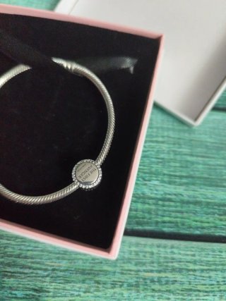 Pulsera marvel plata con abalorio