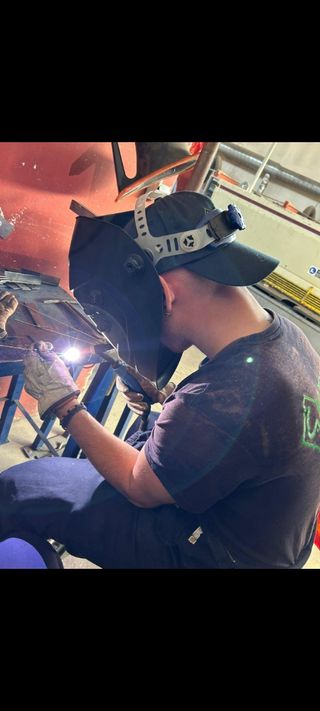 soldador de electrodo , de mig mag y de tig