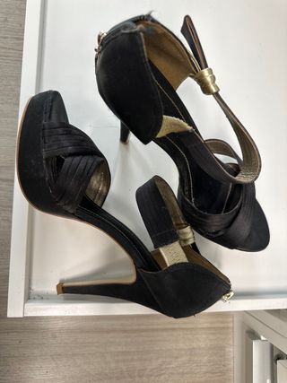 sandalias de fiesta negro con dorado