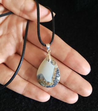 Colgante de Jaspe Maligano y Plata.