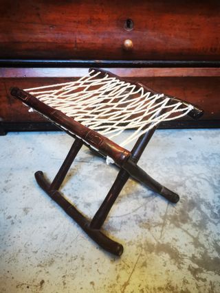 Taburete madera. Caña. Vintage