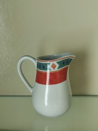 Jarrita de porcelana para leche