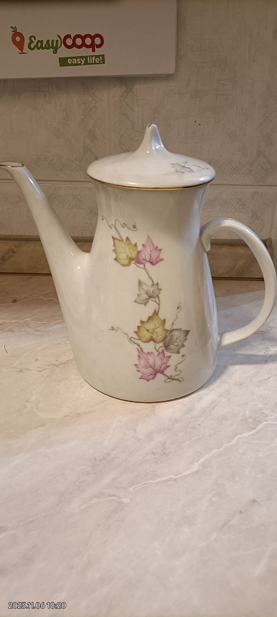 Teiera in porcellana