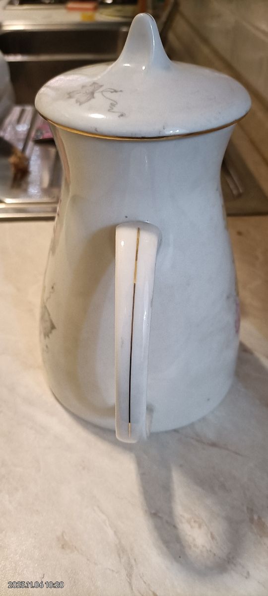 Teiera in porcellana