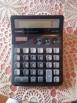 Calculadora solar casio. Tamaño grande. 20 x 14 cm