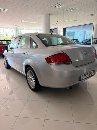 Fiat Linea 2010.