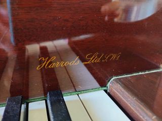 Piano de cola Bechstein M