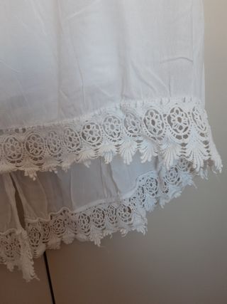 Camiseta blanca de tirantes