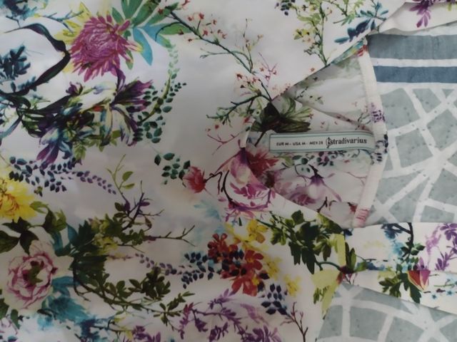 Lote 2 camisetas berska y Stradivarius