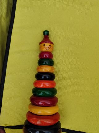 Torre de aros en madera