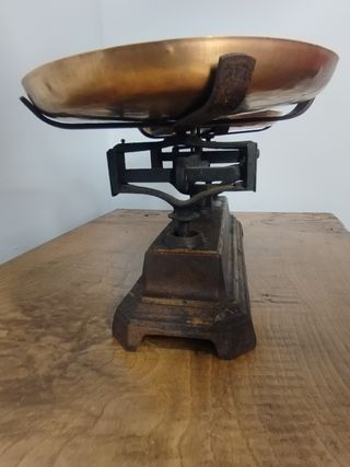 Antigua Balanza de Dos Platos Marrón de 5kg 37x11