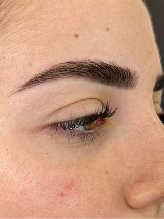 Diseño  y depilación de cejas