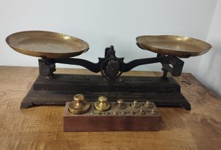 Antigua Balanza de Dos Platos Marrón de 10kg 53x21