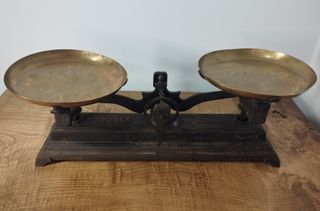 Antigua Balanza de Dos Platos Marrón de 10kg 53x21
