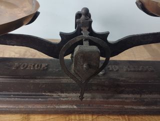 Antigua Balanza de Dos Platos Marrón de 10kg 53x21