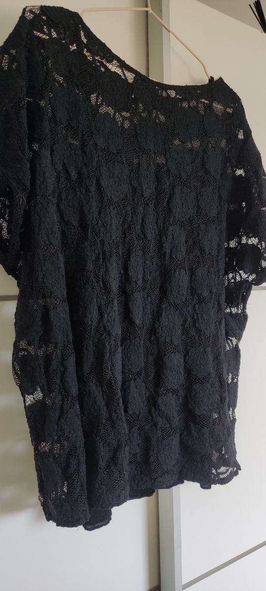 Camiseta bordada con camiseta interior