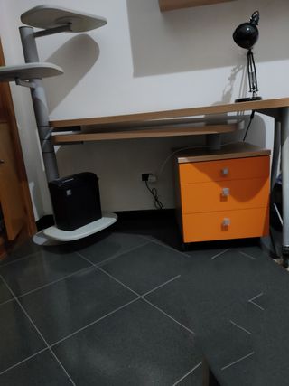 Scrivania con doppio tavolo