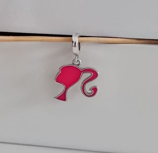 🩷Charm colgante Silueta Barbie.