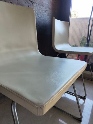 Silla Bernhard Ikea en piel crema